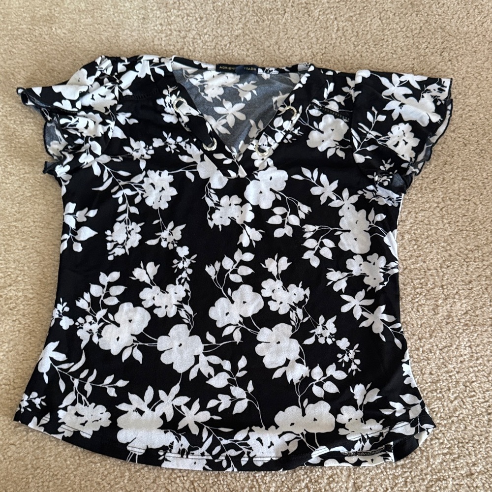 Adrienne Vittadini Black and White Floral Blouse